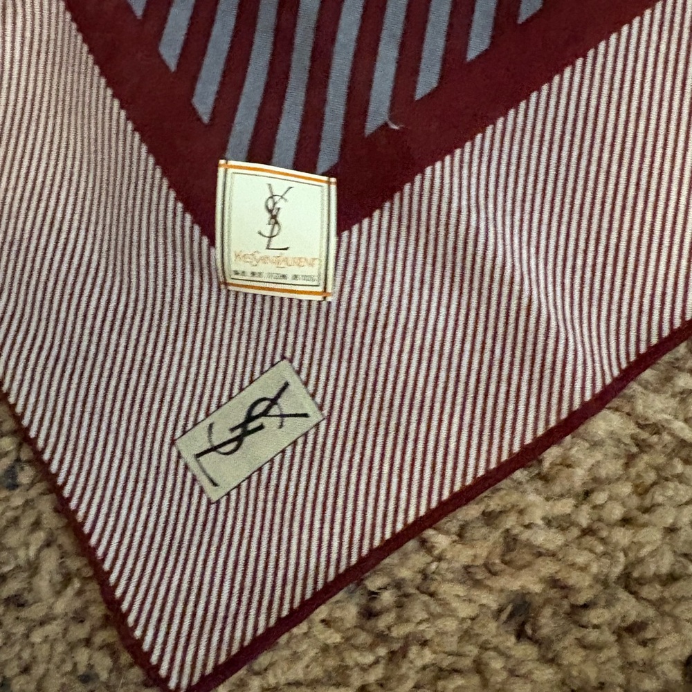 Authentic & Vintage Yves Saint Laurent handkerchief. - Picture 2 of 4